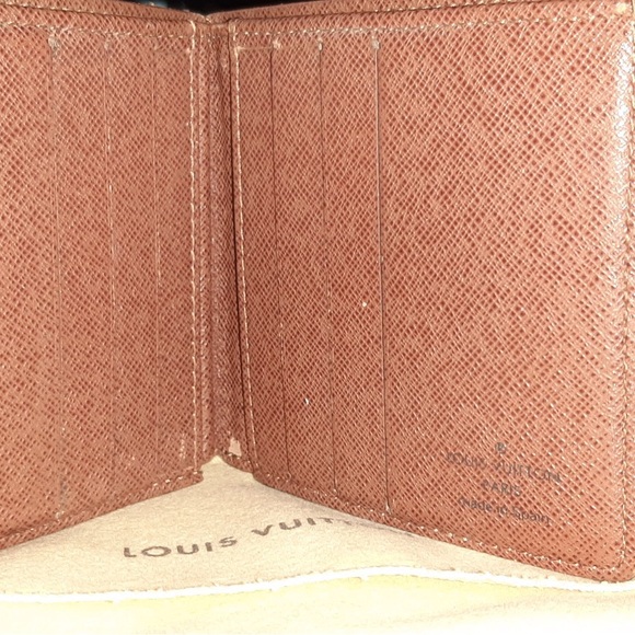 Louis Vuitton wallet Amazing condition Original box and dust slip $350 obo - Picture 3 of 5